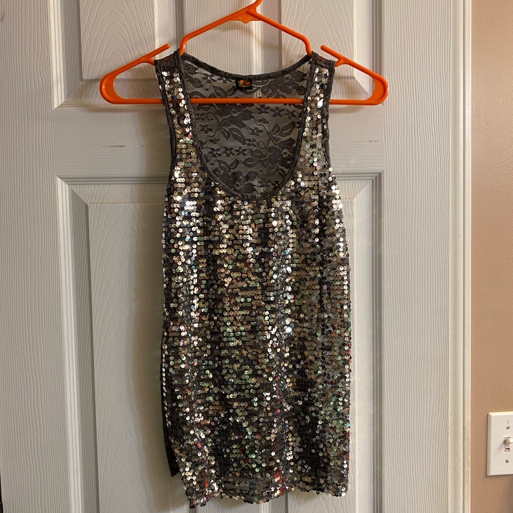 Poof Women’s sleeveless top